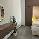 Monique Luxury דירה סרנדה