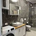 Monique Luxury דירה סרנדה