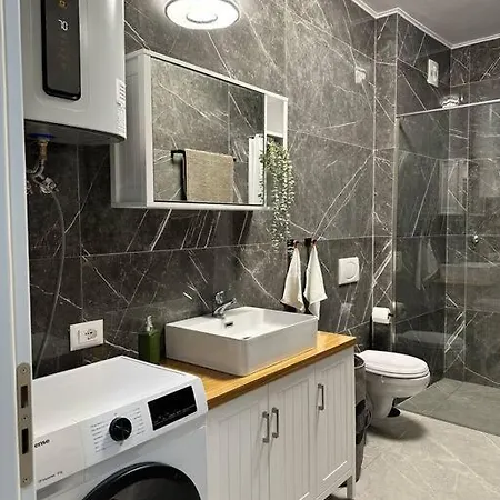 Monique Luxury Apartment Sarande