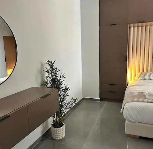 Monique Luxury דירה סרנדה